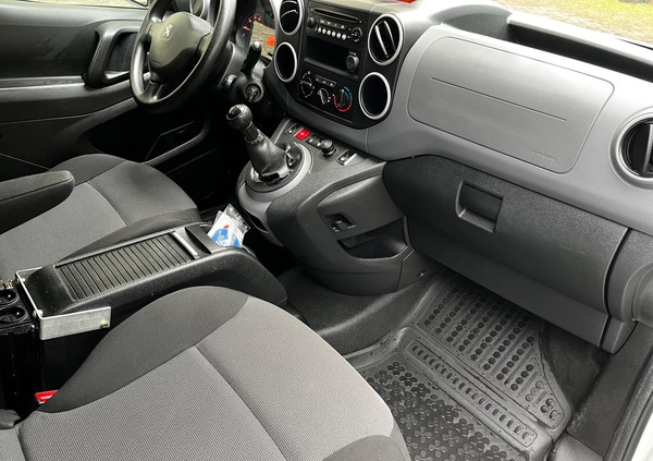 Peugeot Partner cena 35999 przebieg: 208000, rok produkcji 2017 z Orzesze małe 191